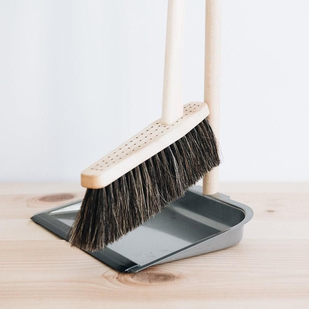 Brooms Dustpans & Brushes